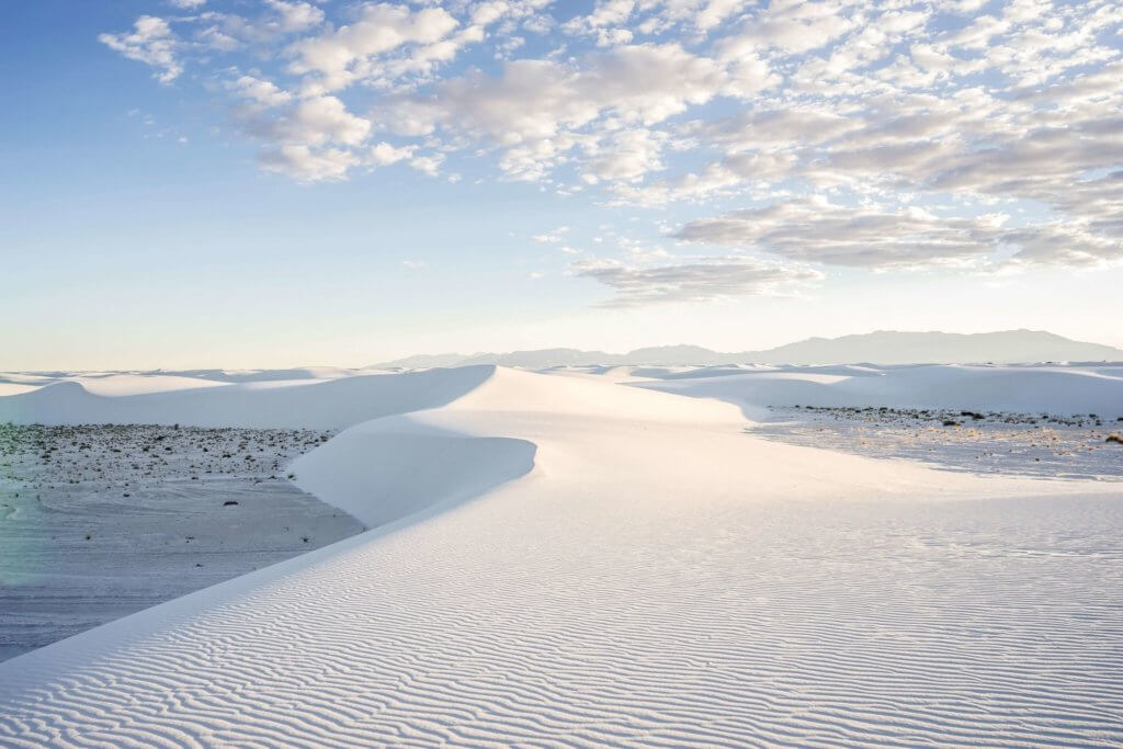 https://www.flashed.com/wp-content/uploads/2021/06/New-Mexico-White-Sands-GettyImages-1026457358-scaled-e1630354659153.jpeg
